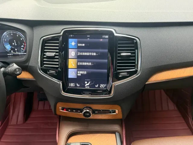 Volvo XC90 — Фото автомобиля 11
