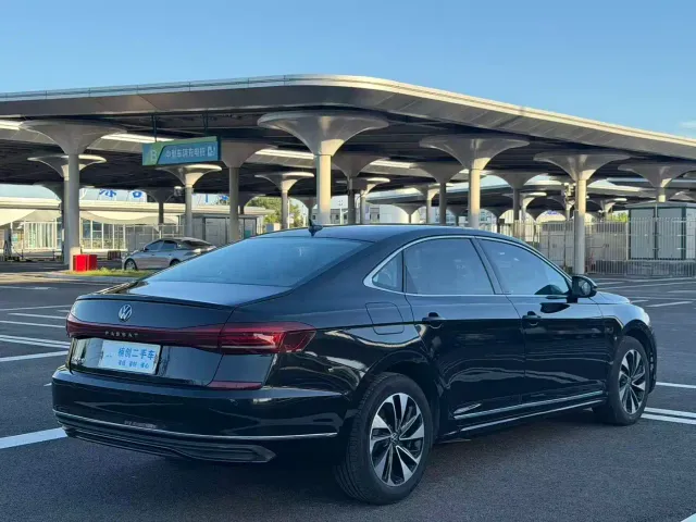 Volkswagen Passat — Фото автомобиля 4