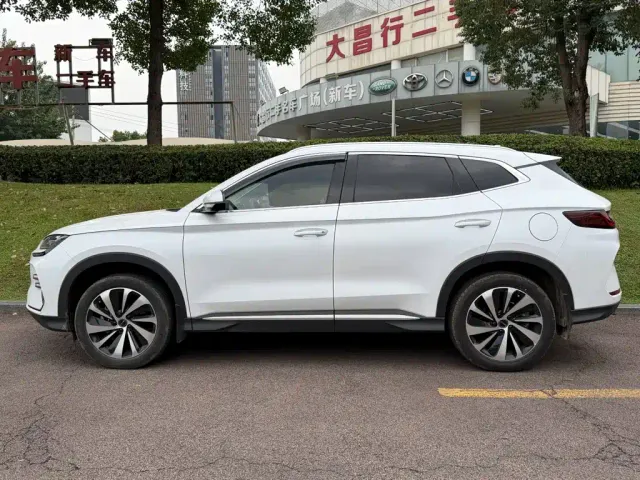 BYD Song PLUS — Фото автомобиля 3