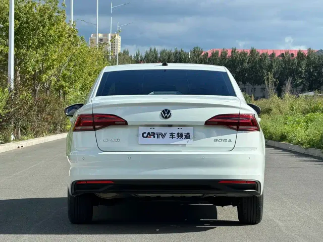 Volkswagen Bora — Фото автомобиля 5