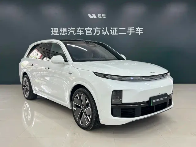 Li Auto L8 — Фото автомобиля 3