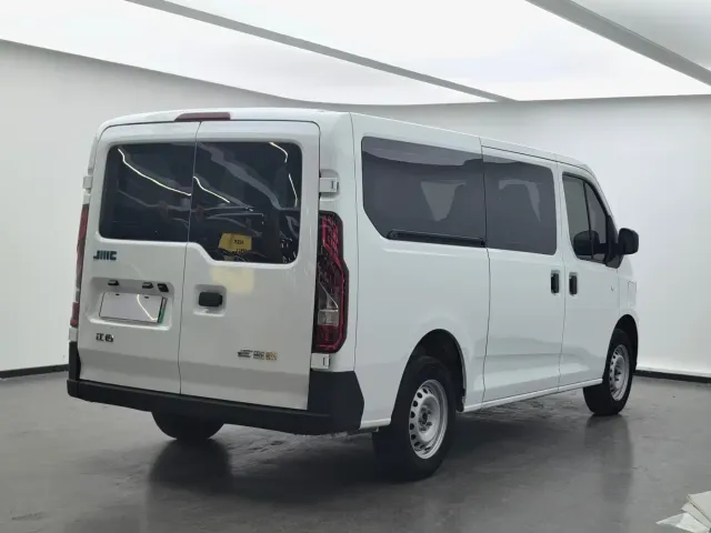 JMC E-Fushun — Фото автомобиля 4