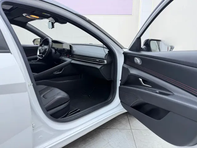 Hyundai Elantra — Фото автомобиля 21