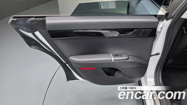 Hyundai Grandeur GN7 — Фото автомобиля 14