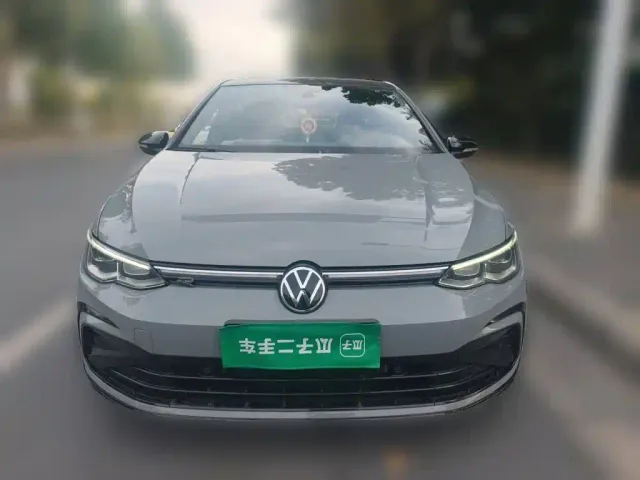 Volkswagen Golf — Фото автомобиля 2
