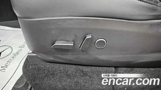 Tesla Model Y — Фото автомобиля 30