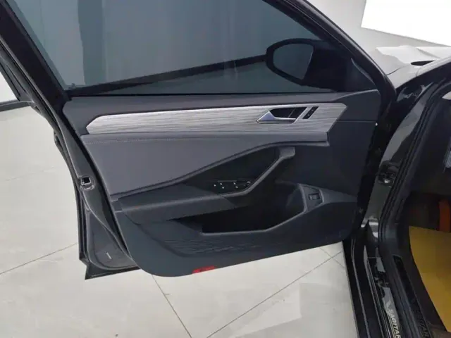 Volkswagen Sagitar — Фото автомобиля 7
