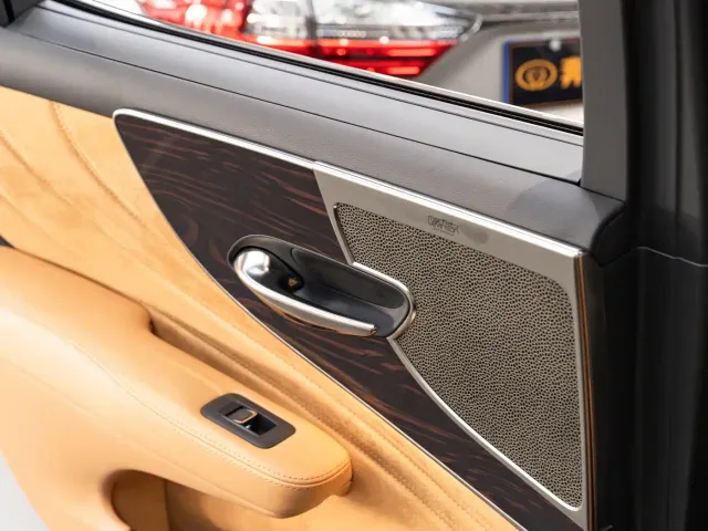 Lexus LS — Фото автомобиля 18