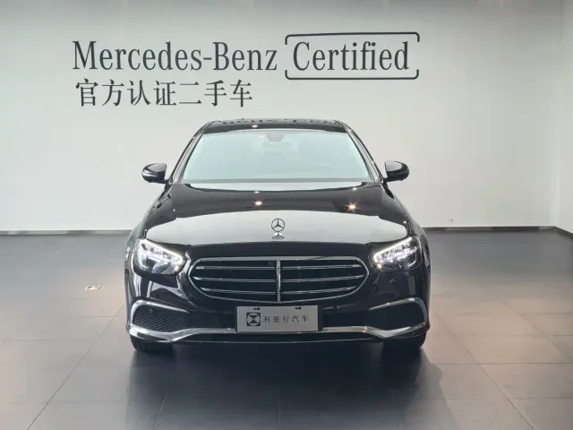 Mercedes-Benz E-Class — Фото автомобиля 4