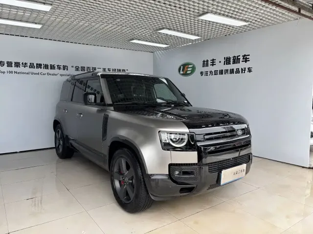 Land Rover Defender — Фото автомобиля 4