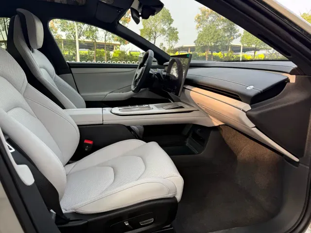 Xiaomi SU7 — Фото автомобиля 5