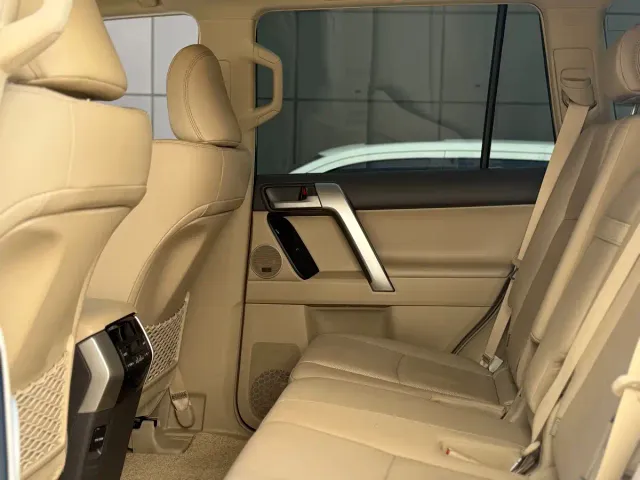 Toyota Land Cruiser — Фото автомобиля 5