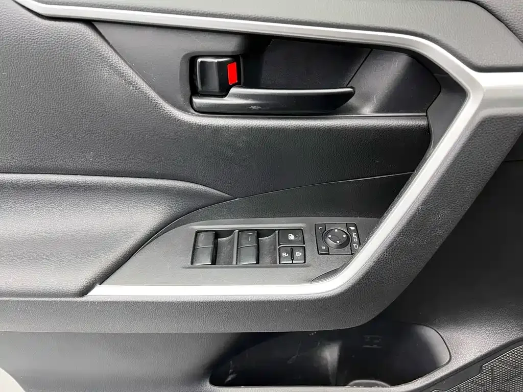 Toyota Wildlander 2023 2.0L CVT FWD LE — Фото автомобиля 14