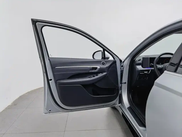 Hyundai Sonata — Фото автомобиля 8