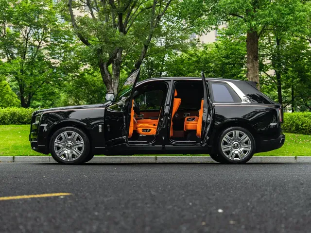 Rolls-Royce Cullinan — Фото автомобиля 21