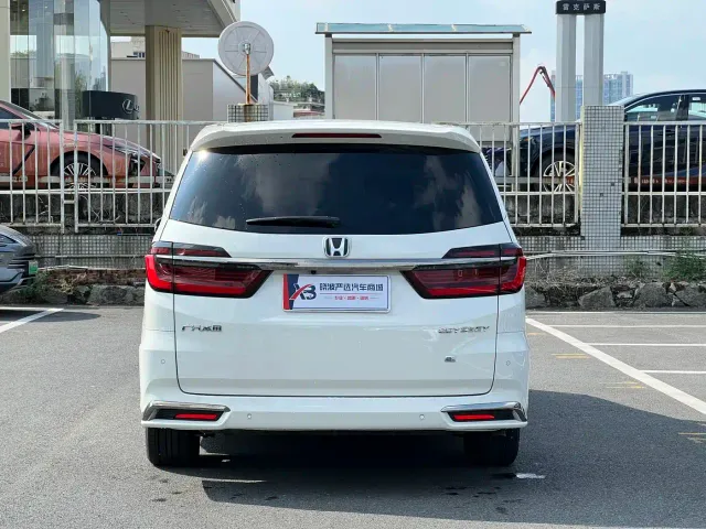Honda Odyssey — Фото автомобиля 6