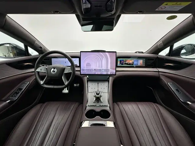 Denza Z9GT — Фото автомобиля 21