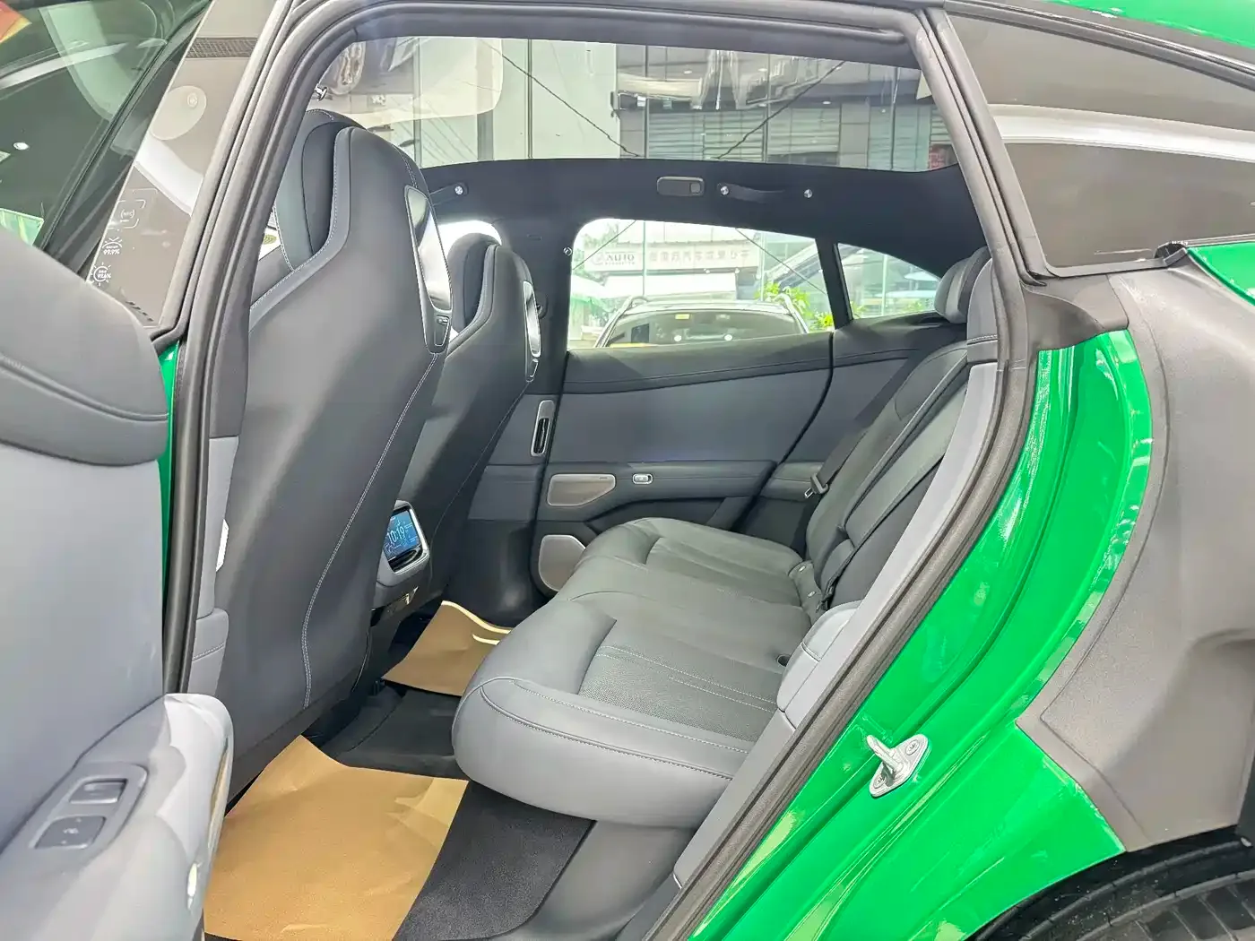 Xiaomi Auto Xiaomi YU7 2025 Extended Range RWD Edition — Фото автомобиля 7