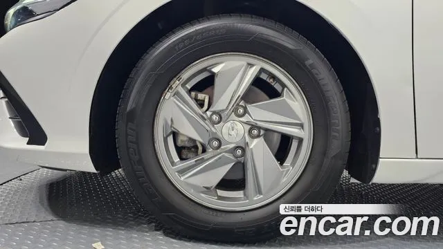 Hyundai Avante — Фото автомобиля 5