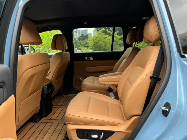 Li Auto ONE — Фото автомобиля 8