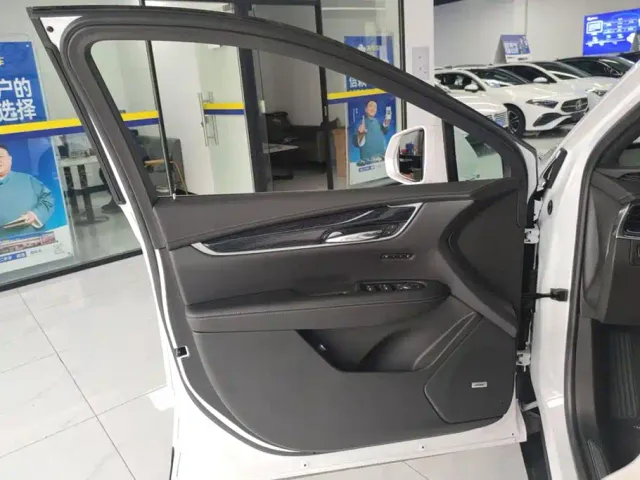 Cadillac XT5 — Фото автомобиля 7