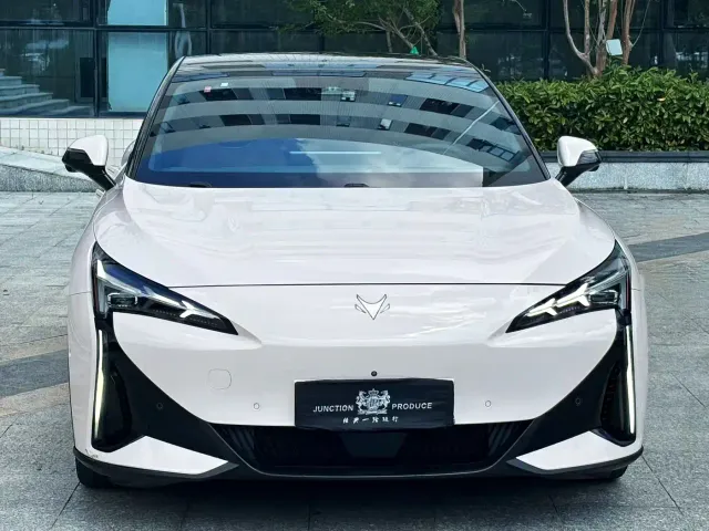 Arcfox Alpha S5 — Фото автомобиля 2