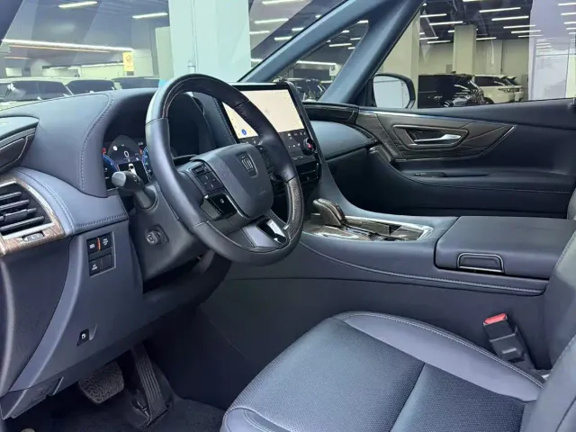 Toyota Vellfire — Фото автомобиля 5