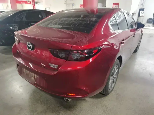Mazda Axela — Фото автомобиля 6