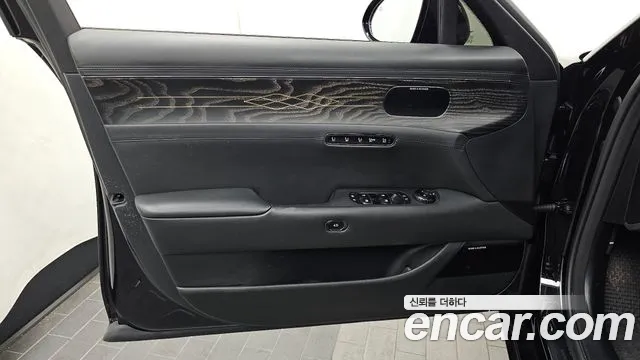 Genesis G90 — Фото автомобиля 24