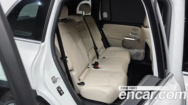 Mercedes-Benz EQB — Фото автомобиля 11