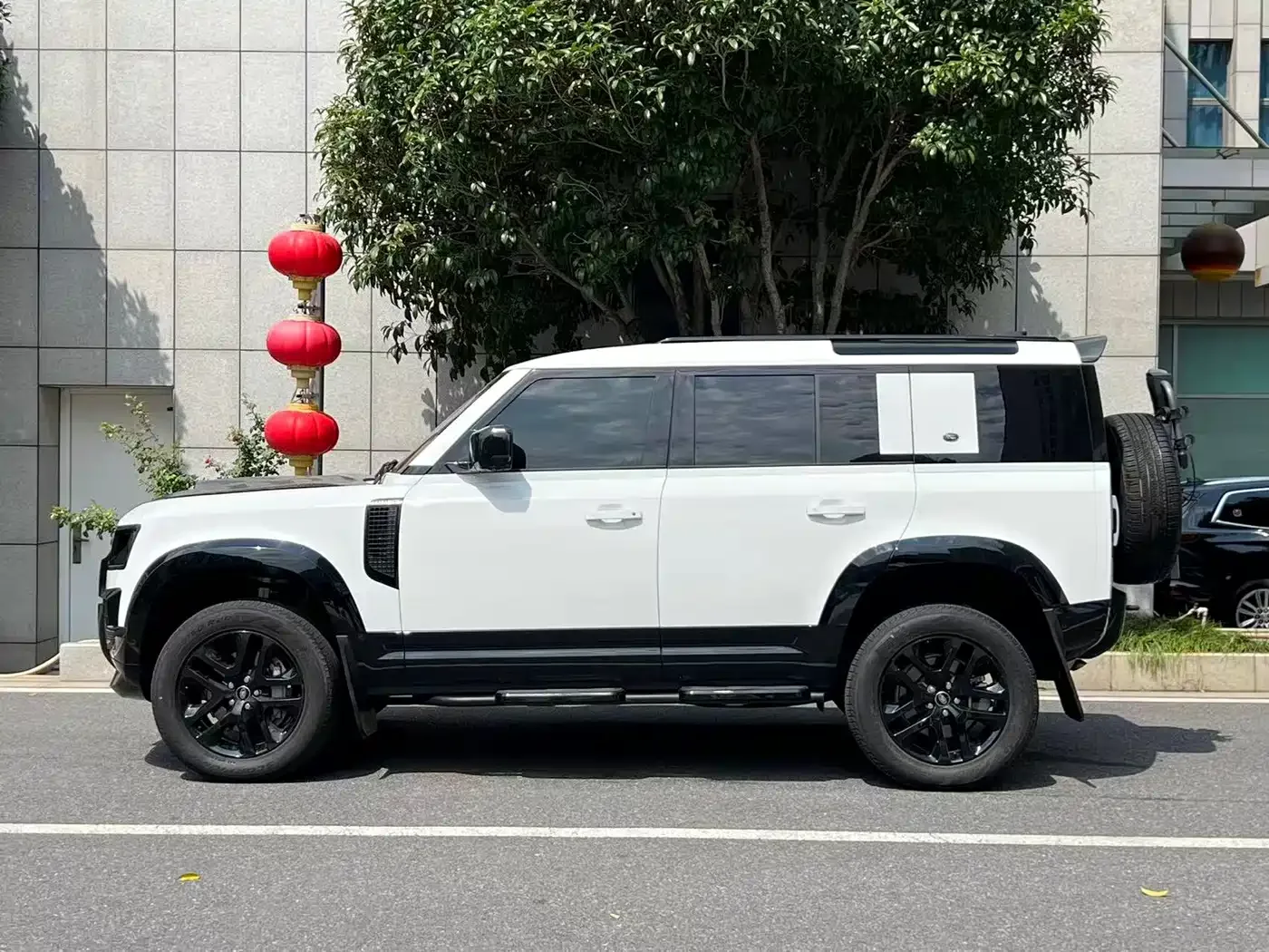 Land Rover Land Rover Defender 2023 Model 110 3.0T P400 X-DYNAMIC HSE — Фото автомобиля 14