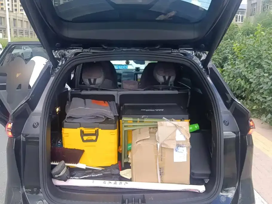 Geely Galaxy Galaxy L7 2025 EM-i 115km Explorer+ Edition — Фото автомобиля 4
