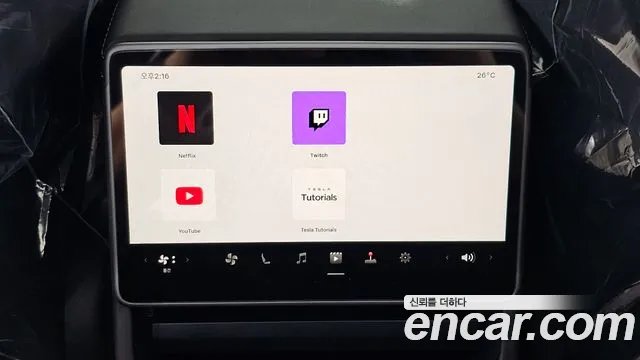 Tesla Model Y — Фото автомобиля 29