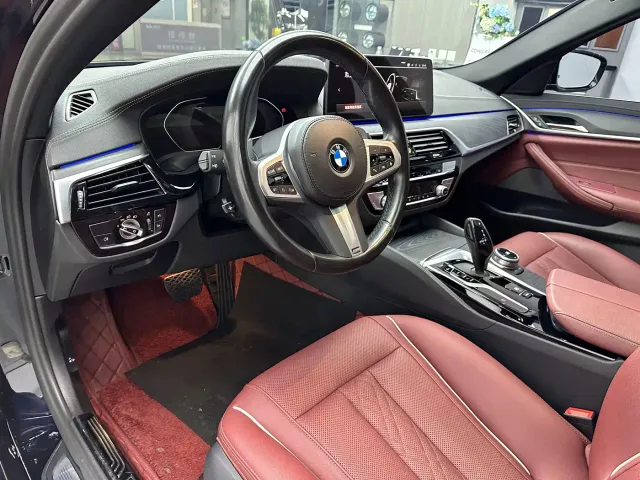 BMW 5 Series — Фото автомобиля 11