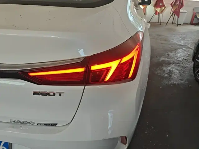 Changan Eado — Фото автомобиля 7