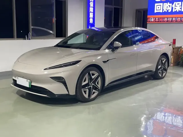Фотография автомобиля — Roewe Rising Auto F7