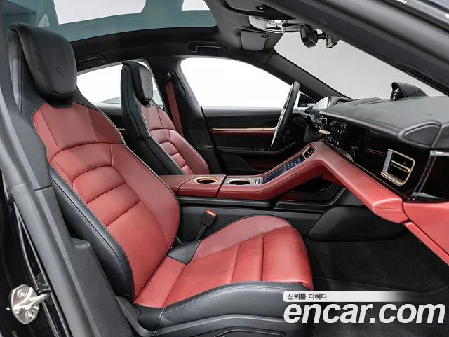Porsche Taycan — Фото автомобиля 14