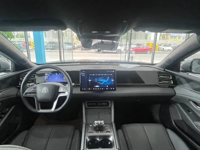 BYD Qin L — Фото автомобиля 12