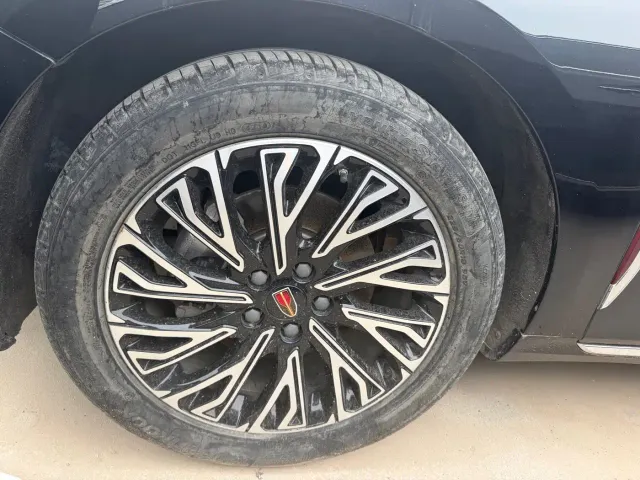 Hongqi H5 — Фото автомобиля 5