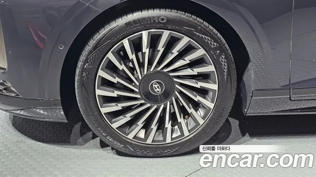 Hyundai Grandeur Grandeur (GN7) 2.5 Бензин 2WD — Фото автомобиля 5
