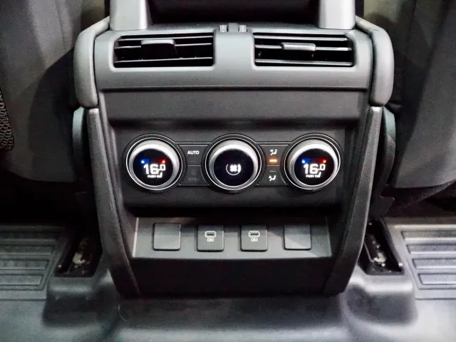 Land Rover Defender — Фото автомобиля 15