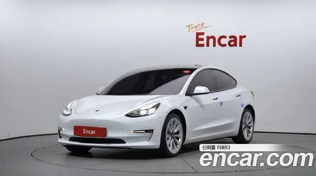 Фотография автомобиля — Tesla Model 3
