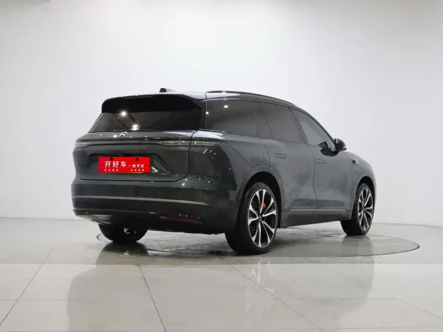 Nio ES8 — Фото автомобиля 5