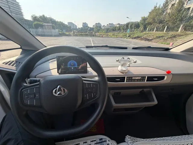 Changan Kuayue Kua Yue Xing Guang EV — Фото автомобиля 16