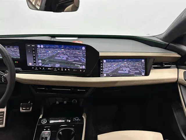Audi A6L e-tron — Фото автомобиля 10