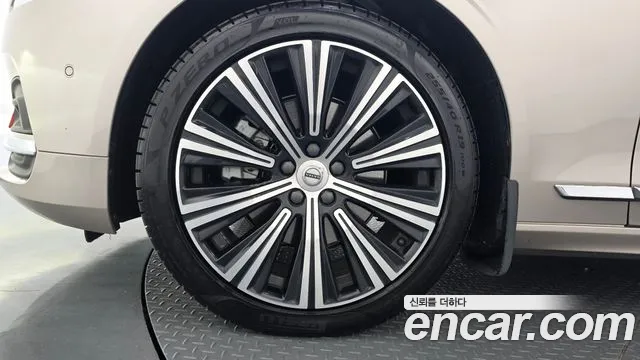 Volvo S90 — Фото автомобиля 5