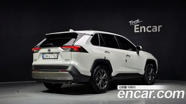 Toyota RAV4 — Фото автомобиля 2