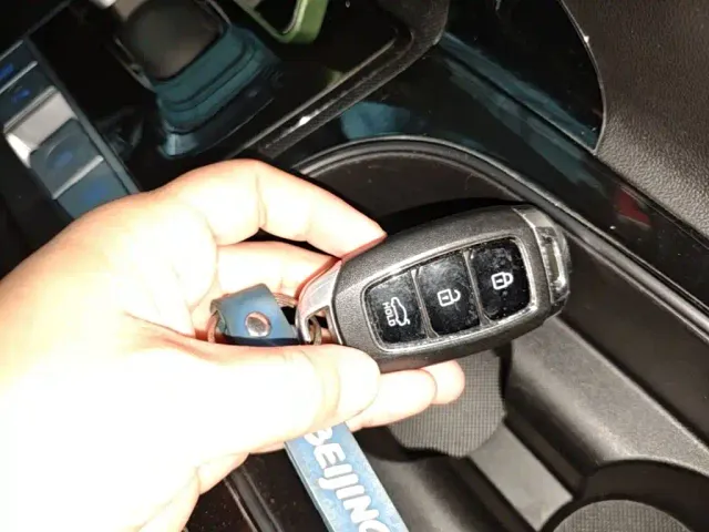 Hyundai Elantra — Фото автомобиля 8