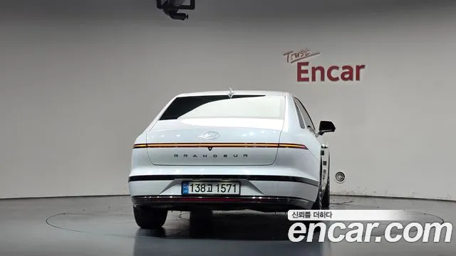 Hyundai Grandeur GN7 — Фото автомобиля 4