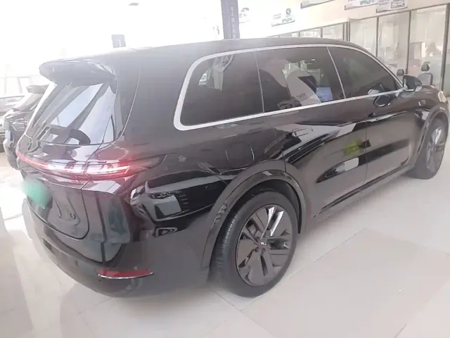 Li Auto L9 — Фото автомобиля 6